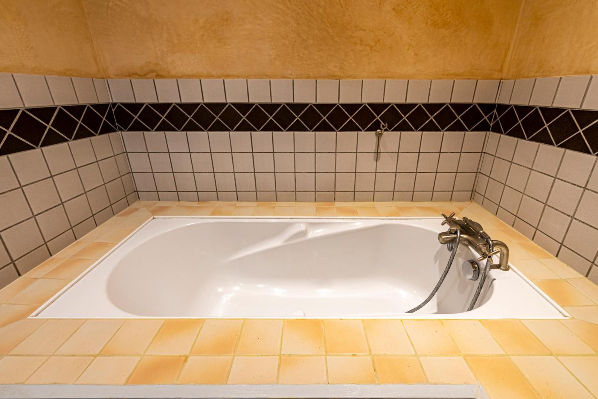 Hotel De La Beursaudiere Nitry 외부 사진