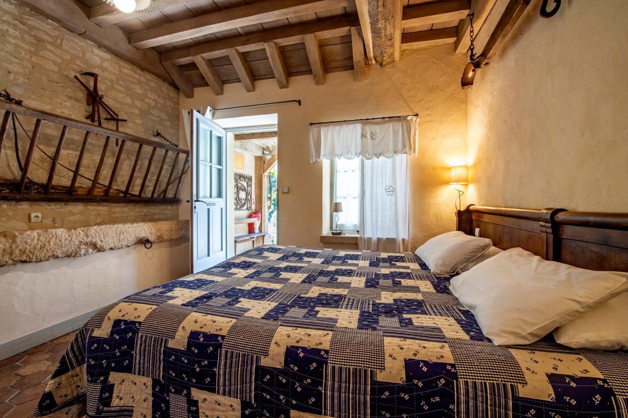 Hotel De La Beursaudiere Nitry 외부 사진