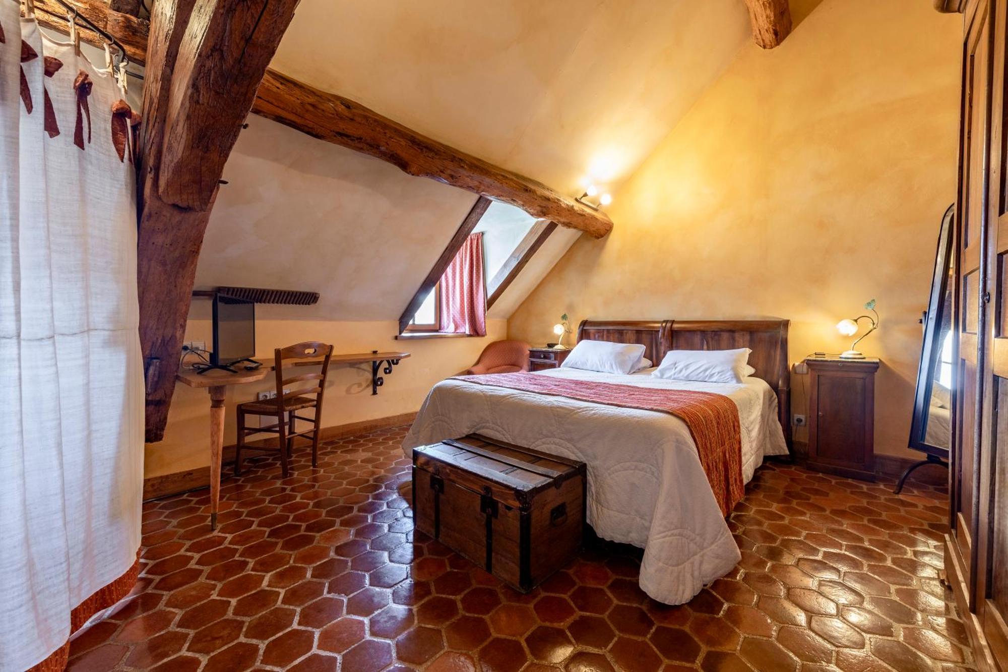 Hotel De La Beursaudiere Nitry 외부 사진