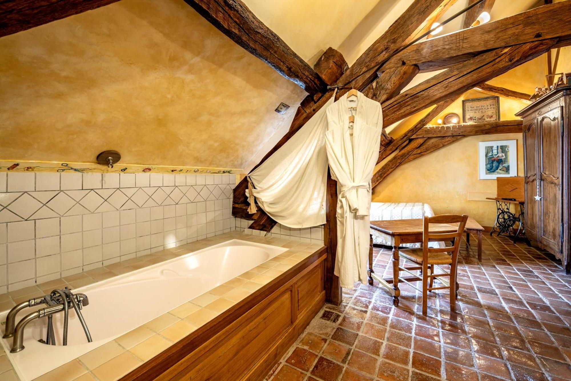 Hotel De La Beursaudiere Nitry 외부 사진