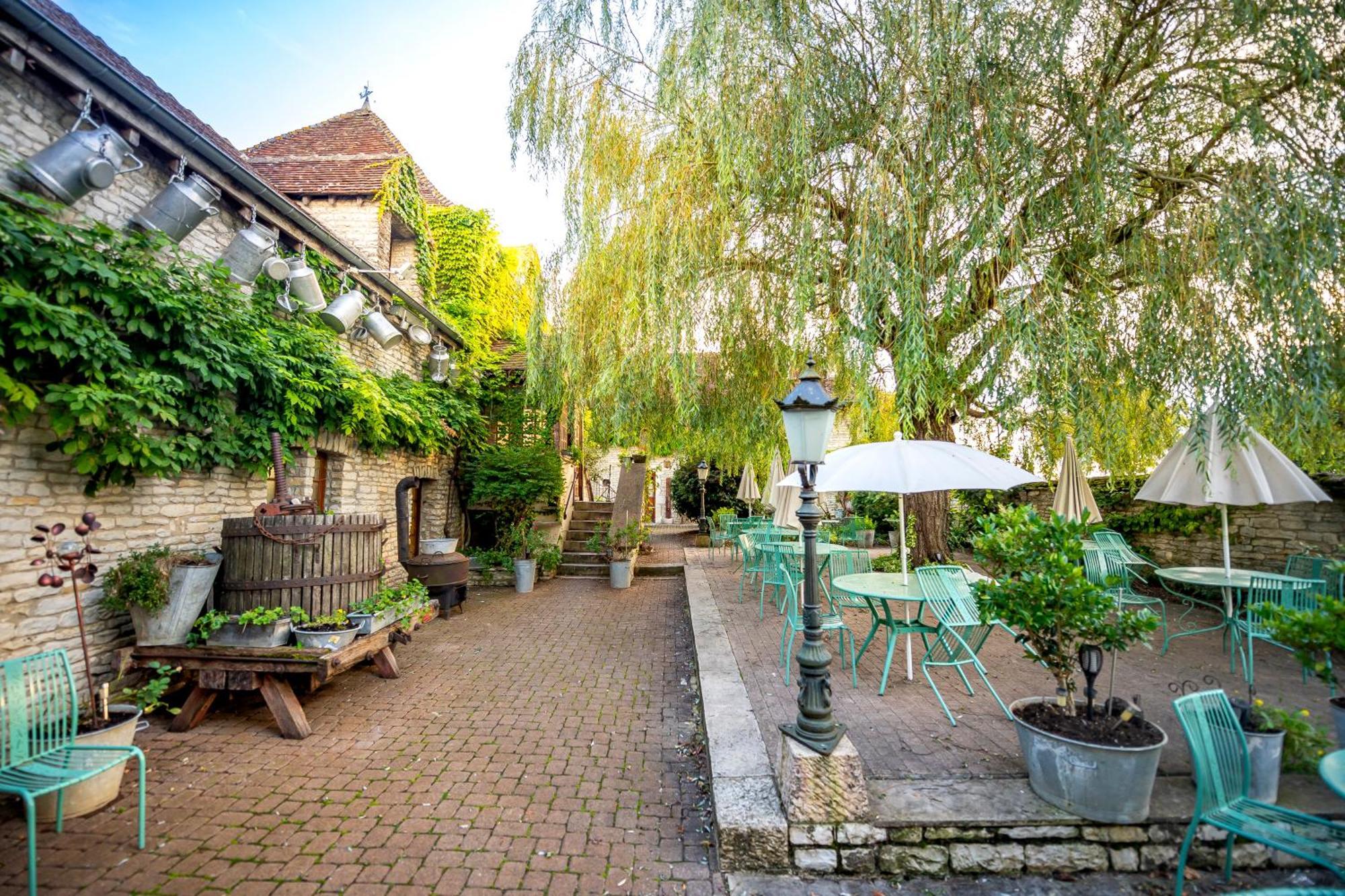 Hotel De La Beursaudiere Nitry 외부 사진