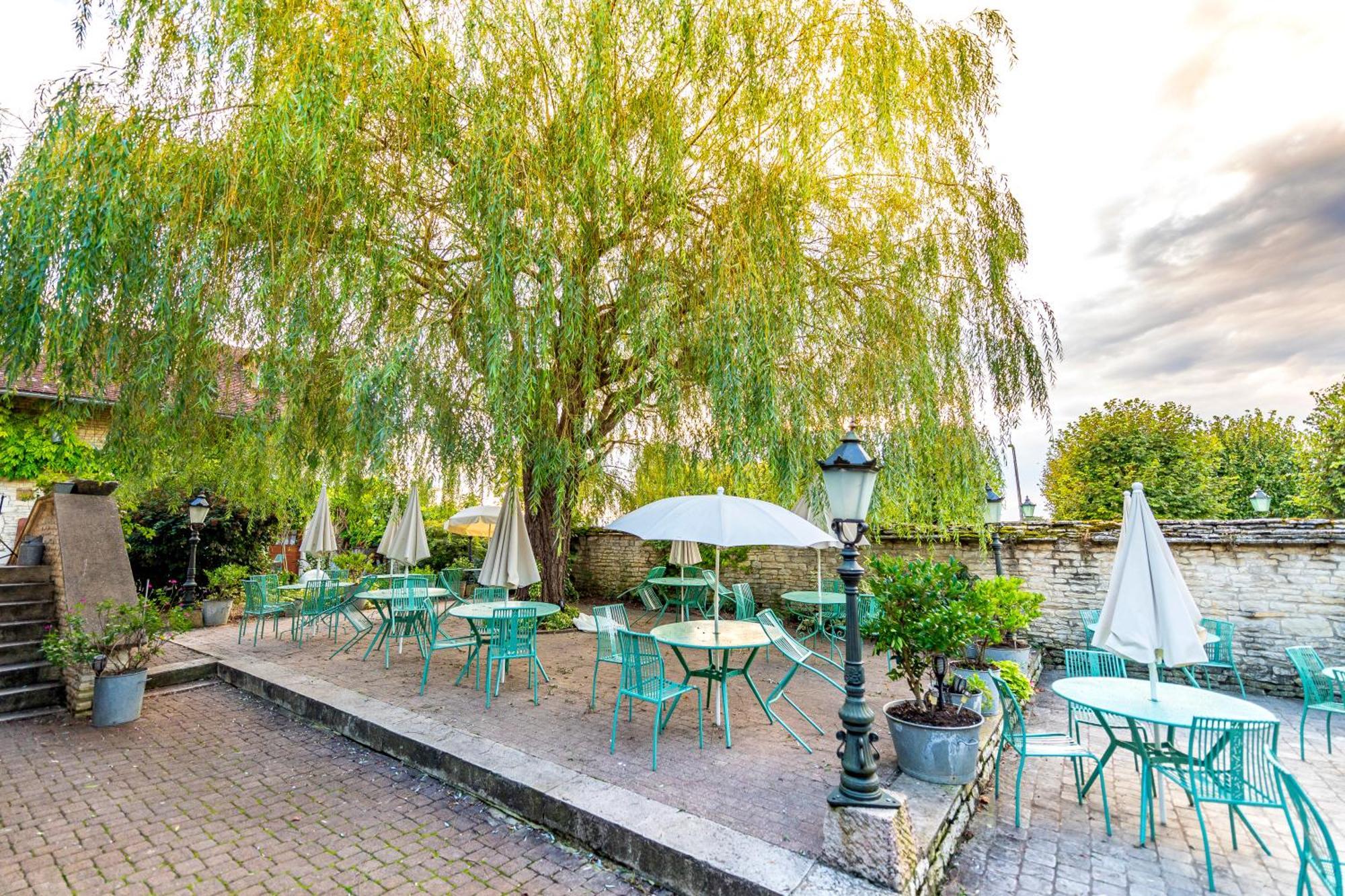 Hotel De La Beursaudiere Nitry 외부 사진