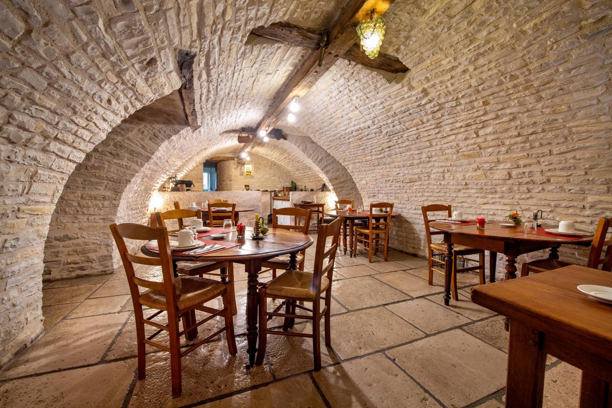 Hotel De La Beursaudiere Nitry 외부 사진