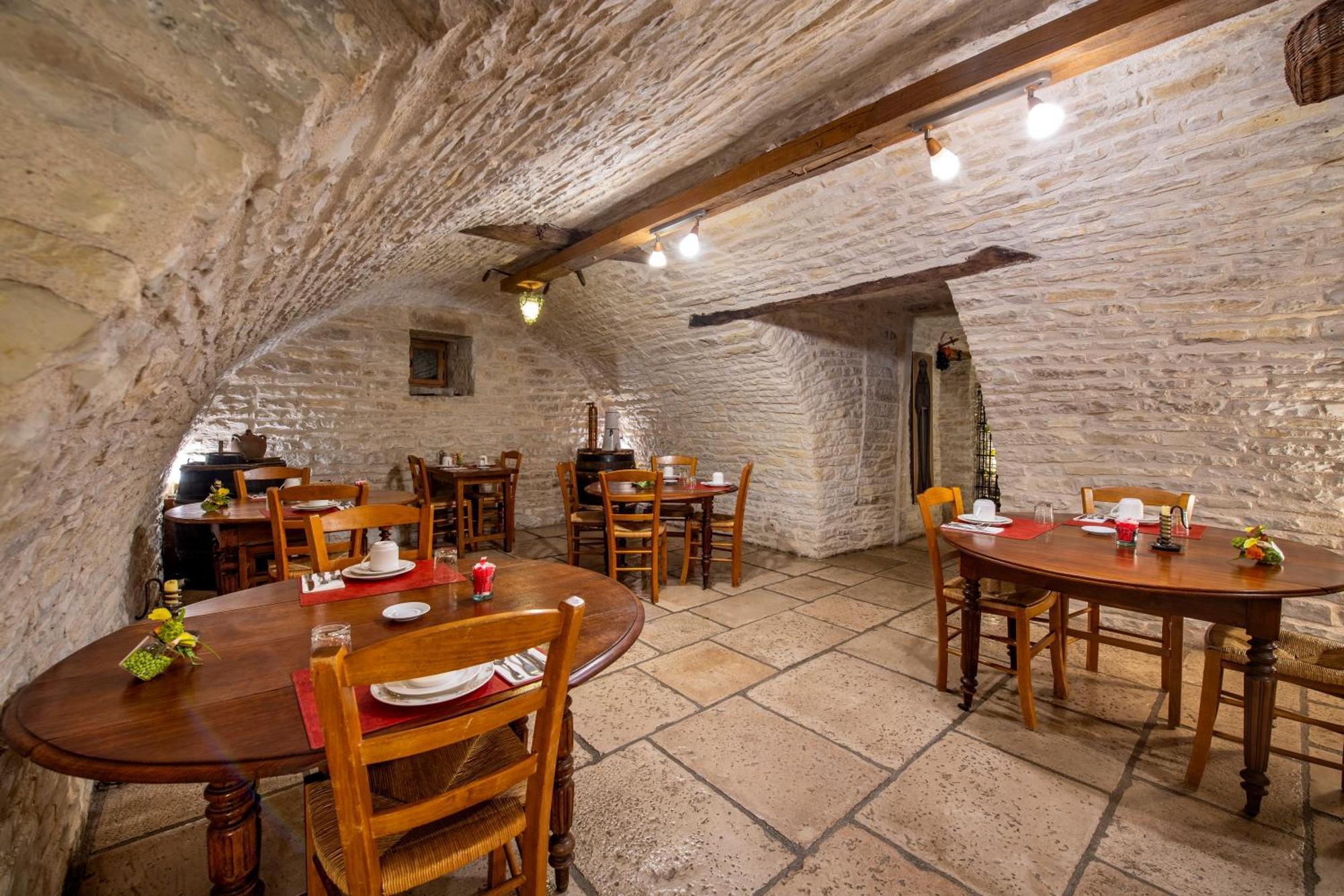 Hotel De La Beursaudiere Nitry 외부 사진