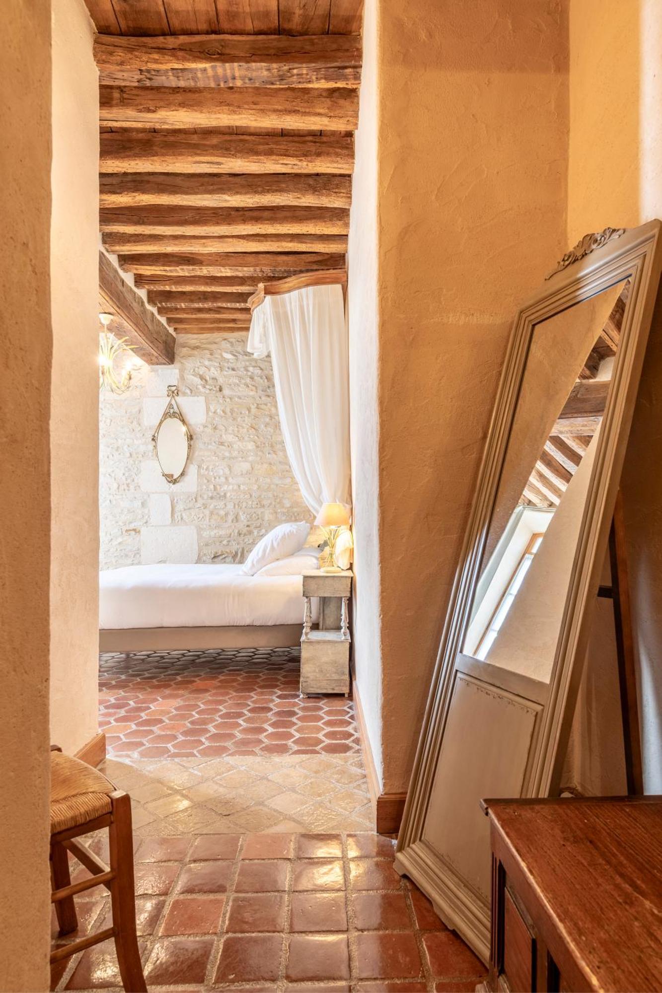 Hotel De La Beursaudiere Nitry 외부 사진