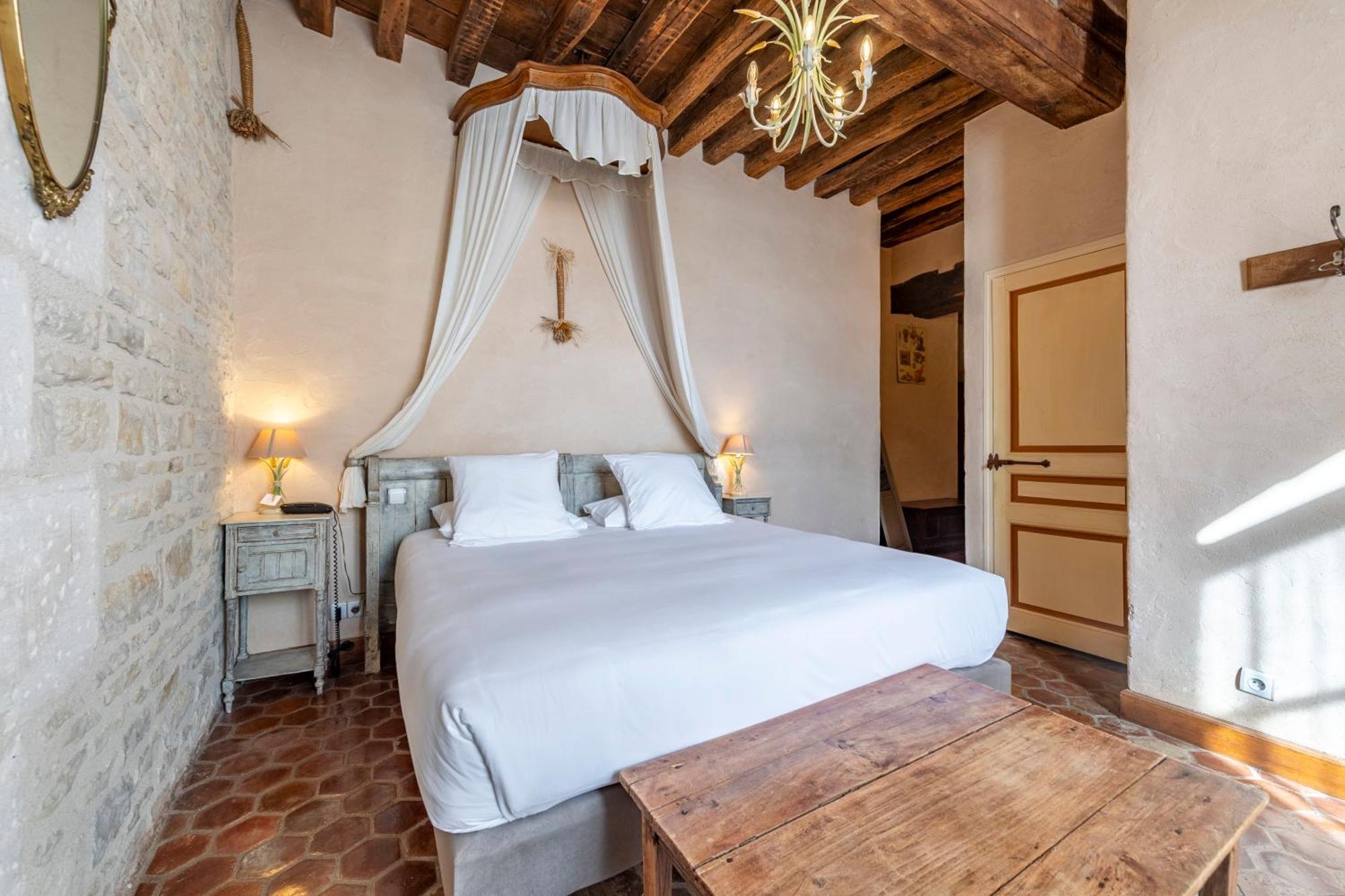 Hotel De La Beursaudiere Nitry 외부 사진