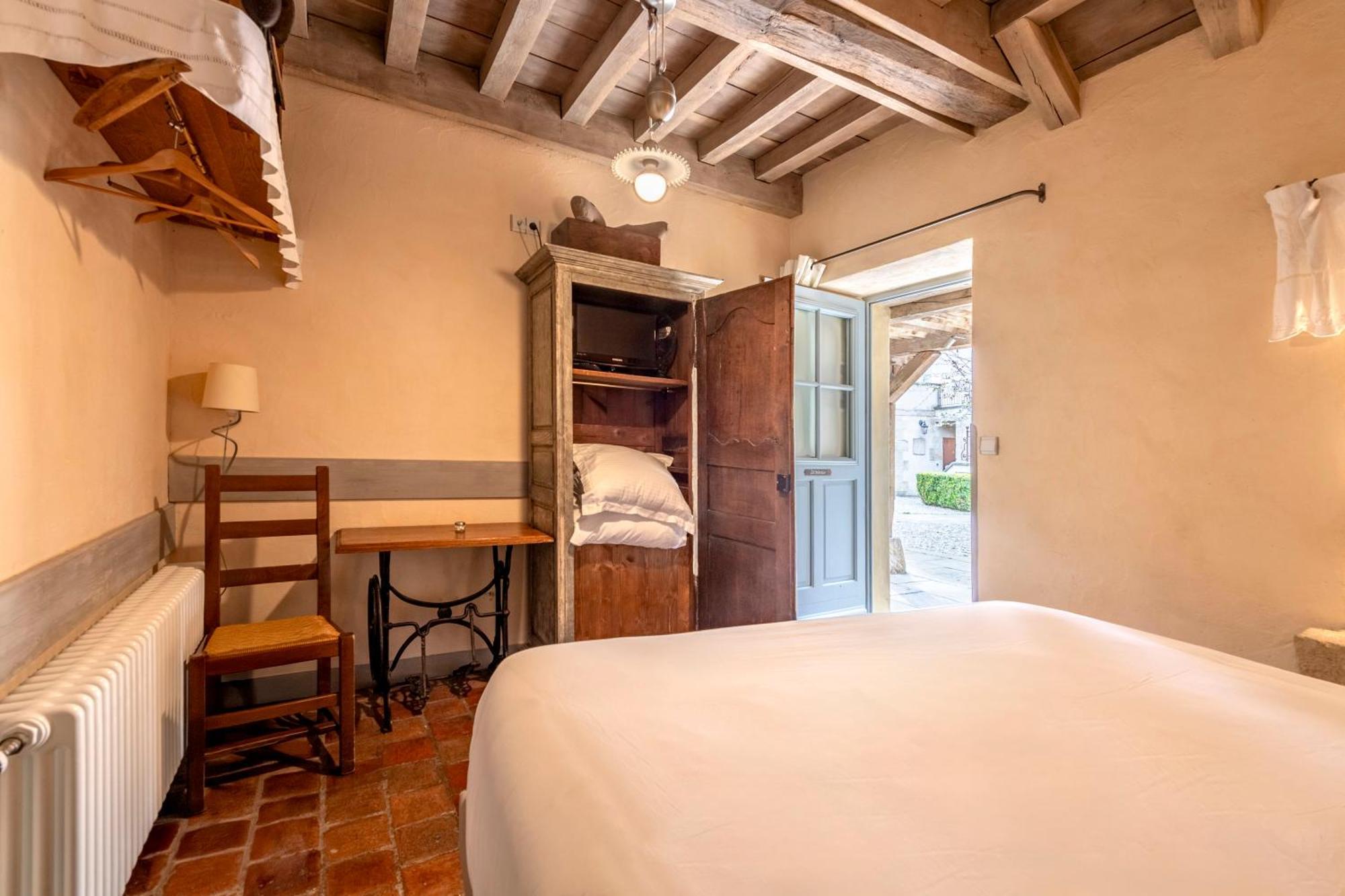 Hotel De La Beursaudiere Nitry 외부 사진