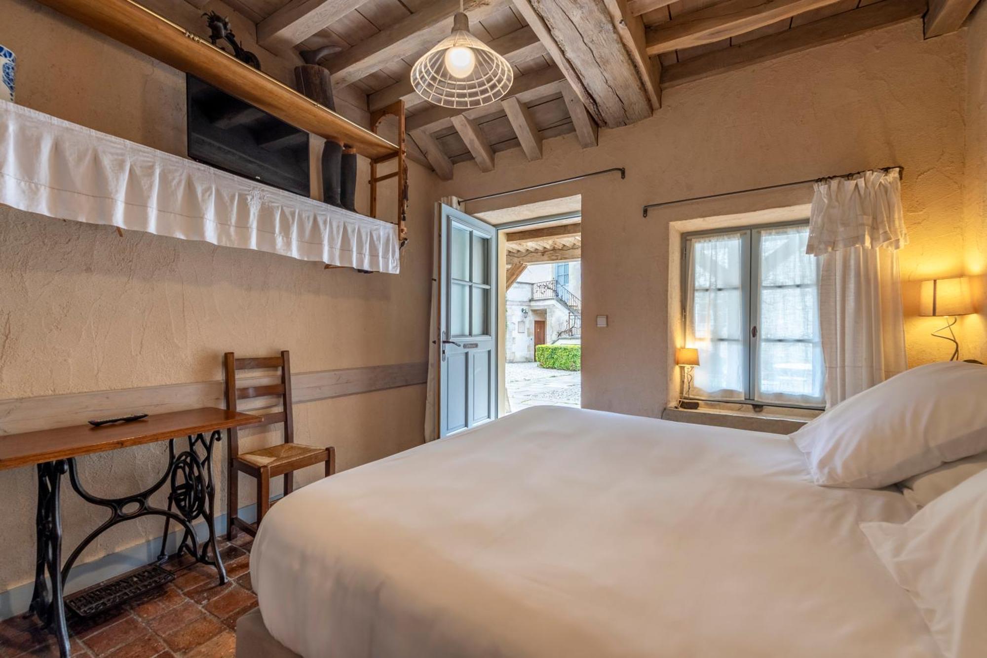 Hotel De La Beursaudiere Nitry 외부 사진